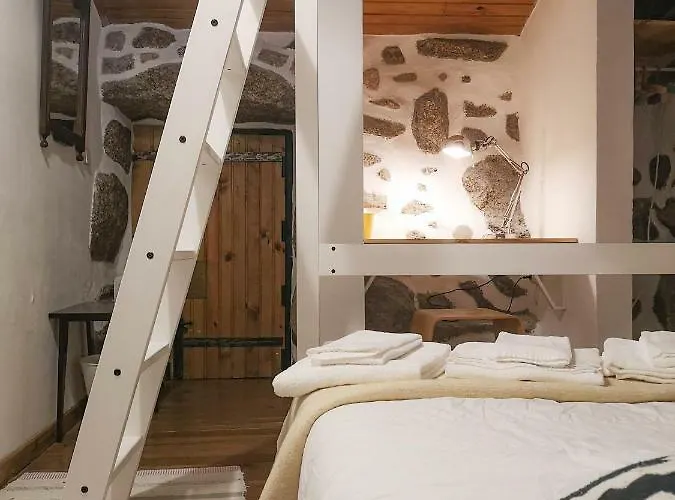 Casa Do Penedo Geres 펜션 *